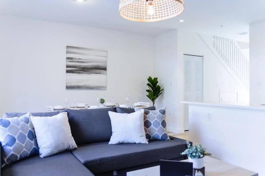 Outstanding Townhouse 18 Min From The - Th2 Holiday home *