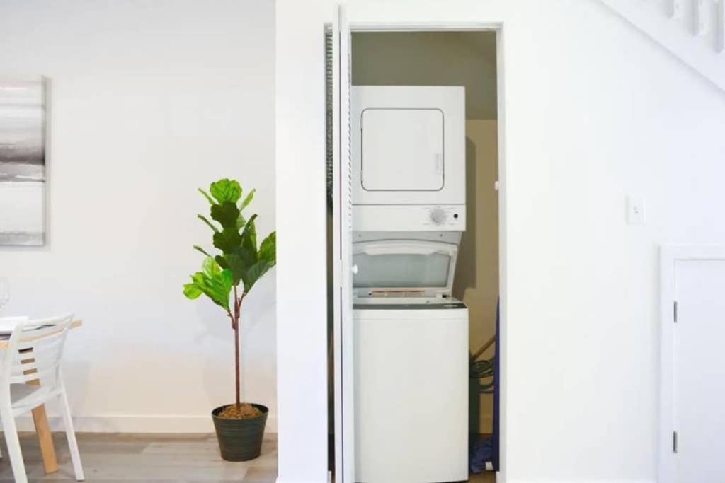 Outstanding Townhouse 18 Min From The - Th2 *