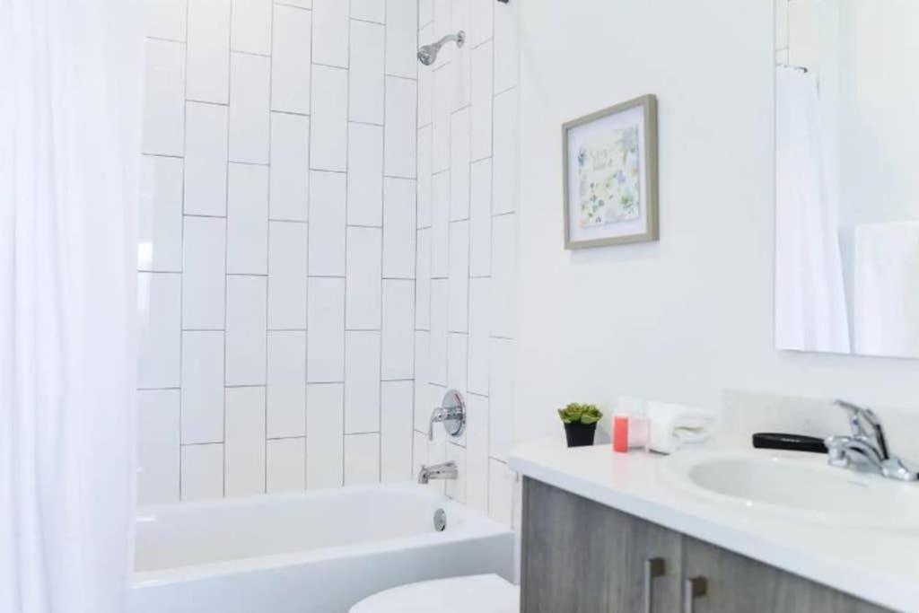 Outstanding Townhouse 18 Min From The - Th2 Holiday home Miami