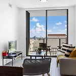 Gorgeous Modern Apt In The Center Of Downtown