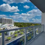 Elegant Condo 2Br W Beautiful City Views