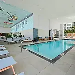 Heart Of Downtown Miami Studio Pool & Gym