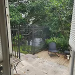 Cozy Studio With Bay Views And Porch In Aventura