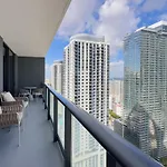 Apt W Gym, Pool And Sauna Next To Kaseya Center