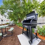 Trendy 1-Br Apartment In Miami