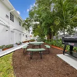 Trendy 1-Br Apartment In Miami