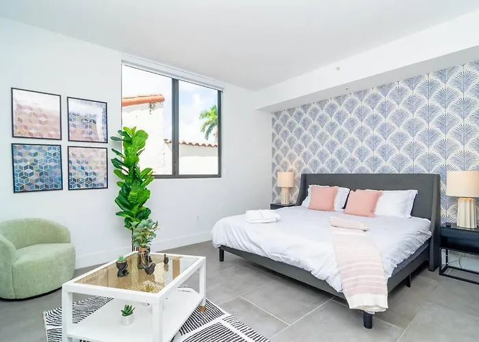King Bed Brand New Oasis Minutes To Brickell