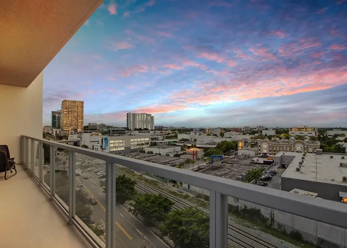 Elegant Condo 2Br W Beautiful City Views