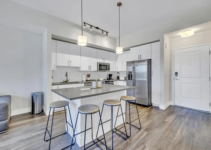 Sunny 1Br Unit With Free Parking Prime Location