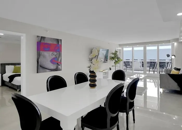 Star Dust! Heart Of Miami Dream Stay! 4 Br