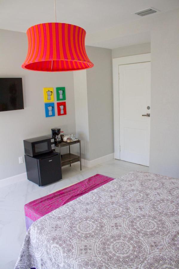 Homestay Colorful And Luminous Near Mia Miami