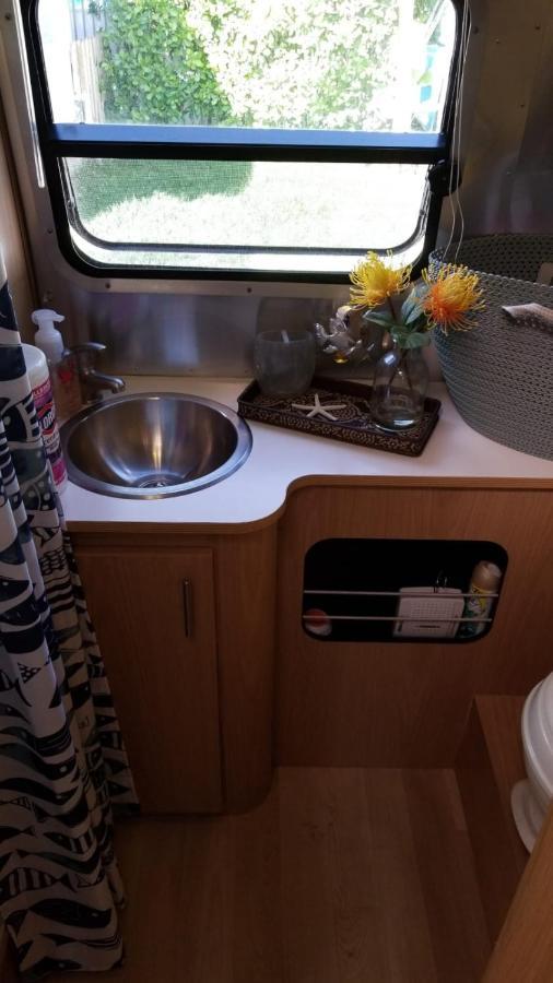 Apartment Airstream In The Center Of It *