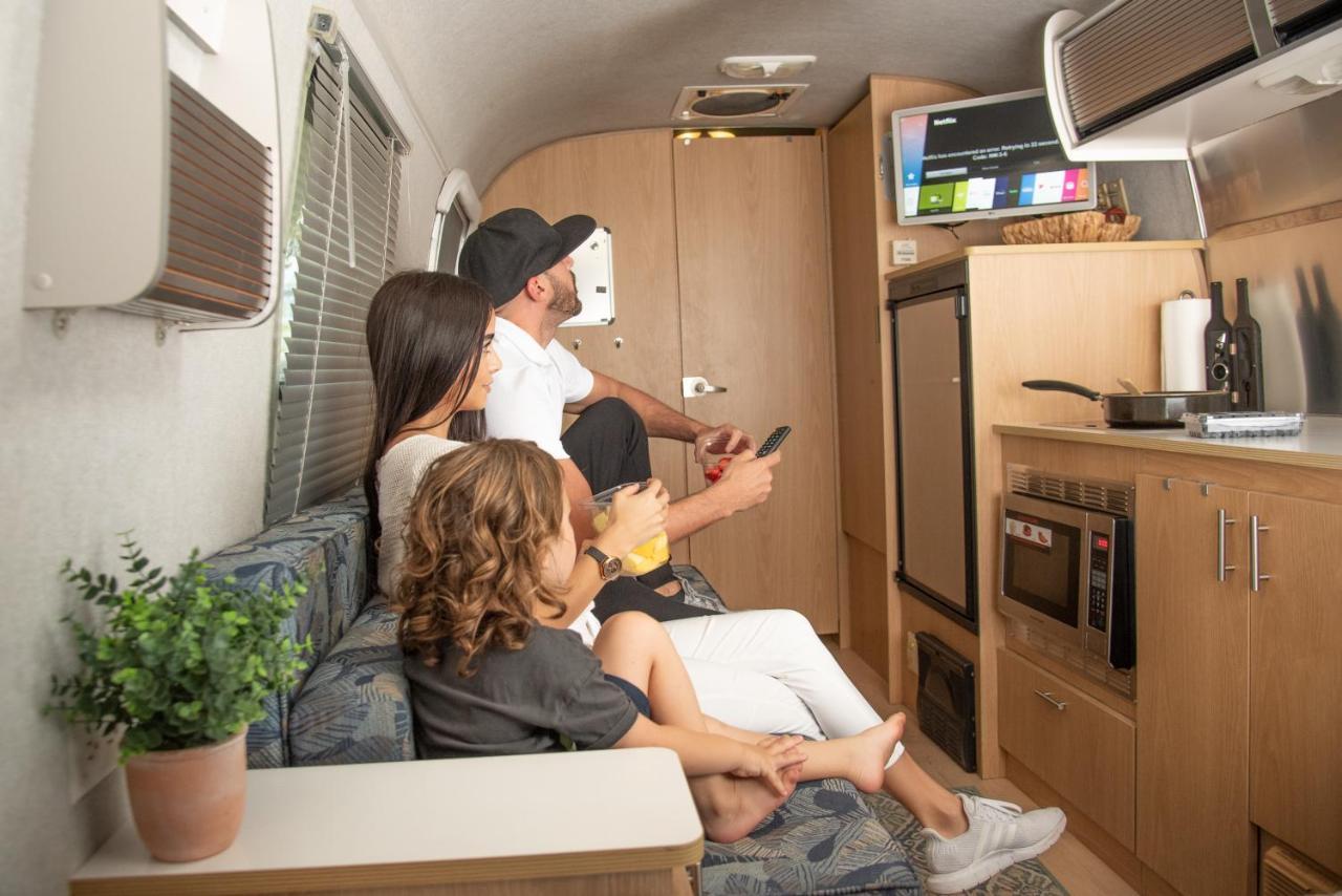Airstream In The Center Of It Apartment Miami