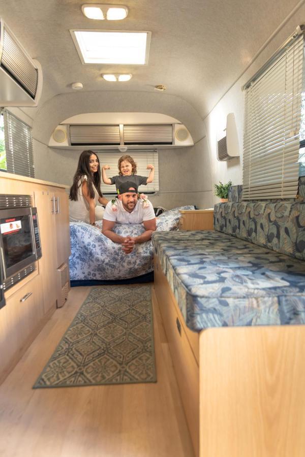 Apartment Airstream In The Center Of It *