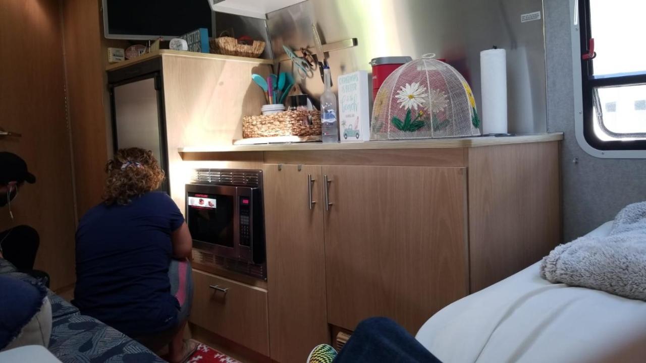 Apartment Airstream In The Center Of It