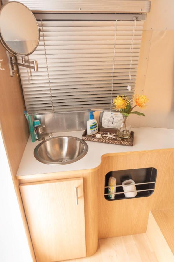 Apartment Airstream In The Center Of It