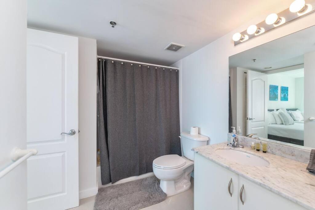 Stunning 2br With Ocean View At Brickell, Free Parking * Miami