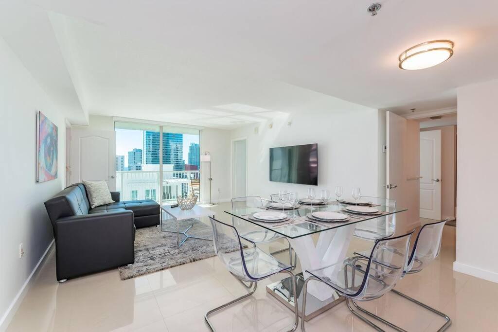 Stunning 2br With Ocean View At Brickell, Free Parking * Miami