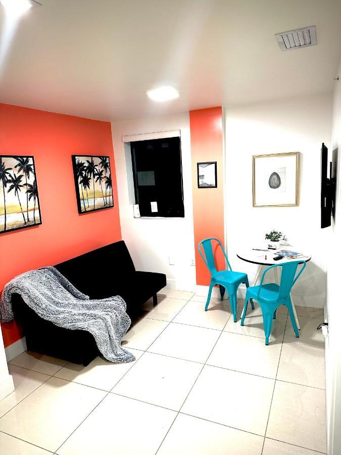 Minutes From South Beach * Miami