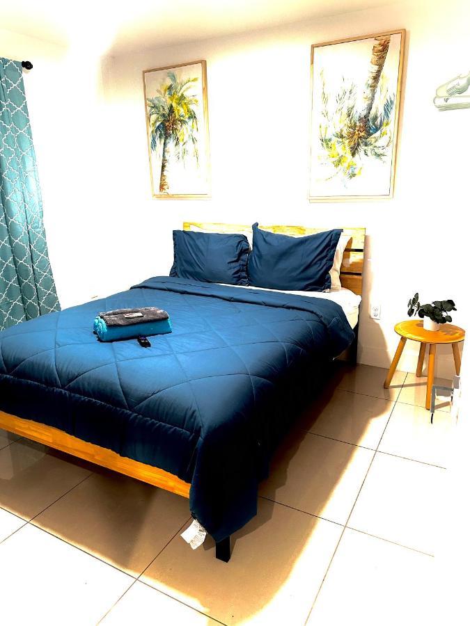 Minutes From South Beach Apartment *