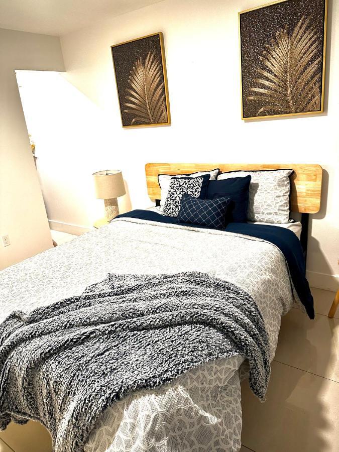 Minutes From South Beach Apartment *