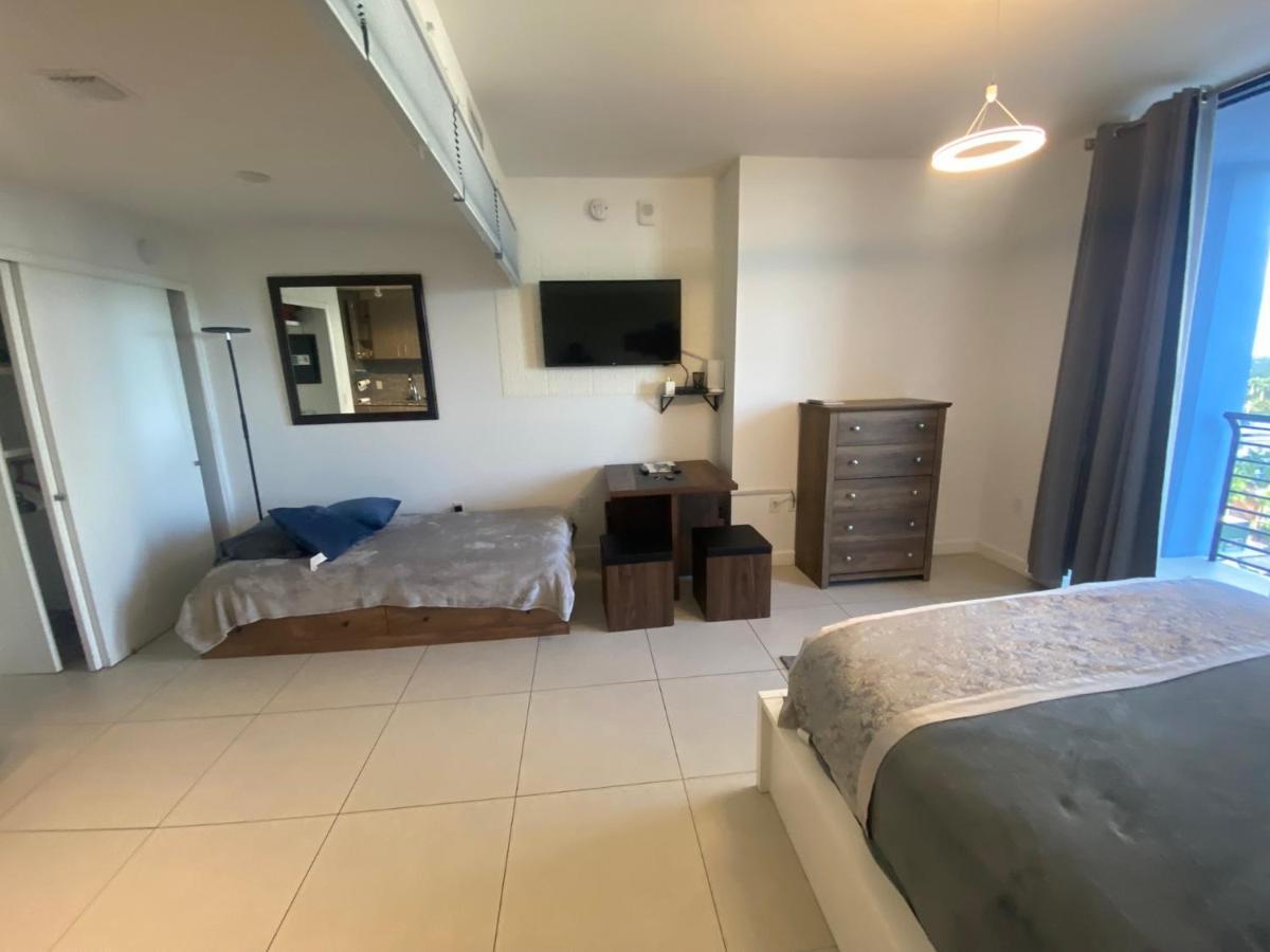 5350 Park * Miami