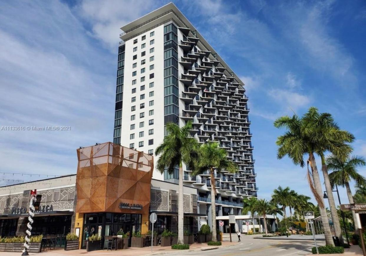 5350 Park Apartment *