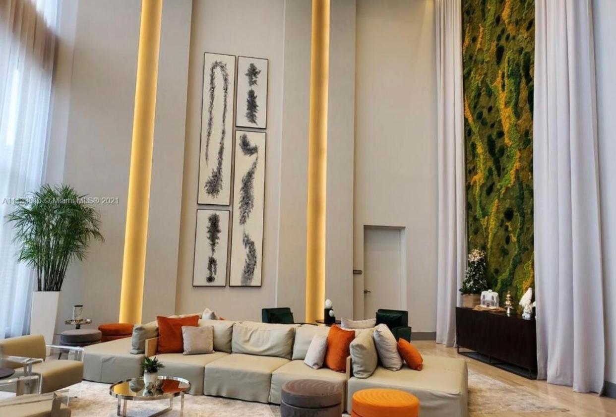5350 Park Apartment