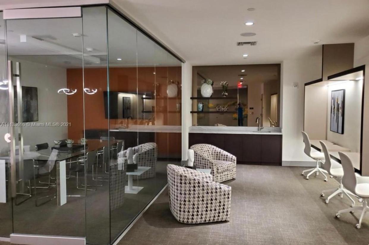 5350 Park Apartment