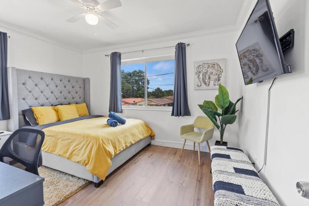 Comfy & Updated Centrally Located Minutes Away From Everything! Apartment Miami