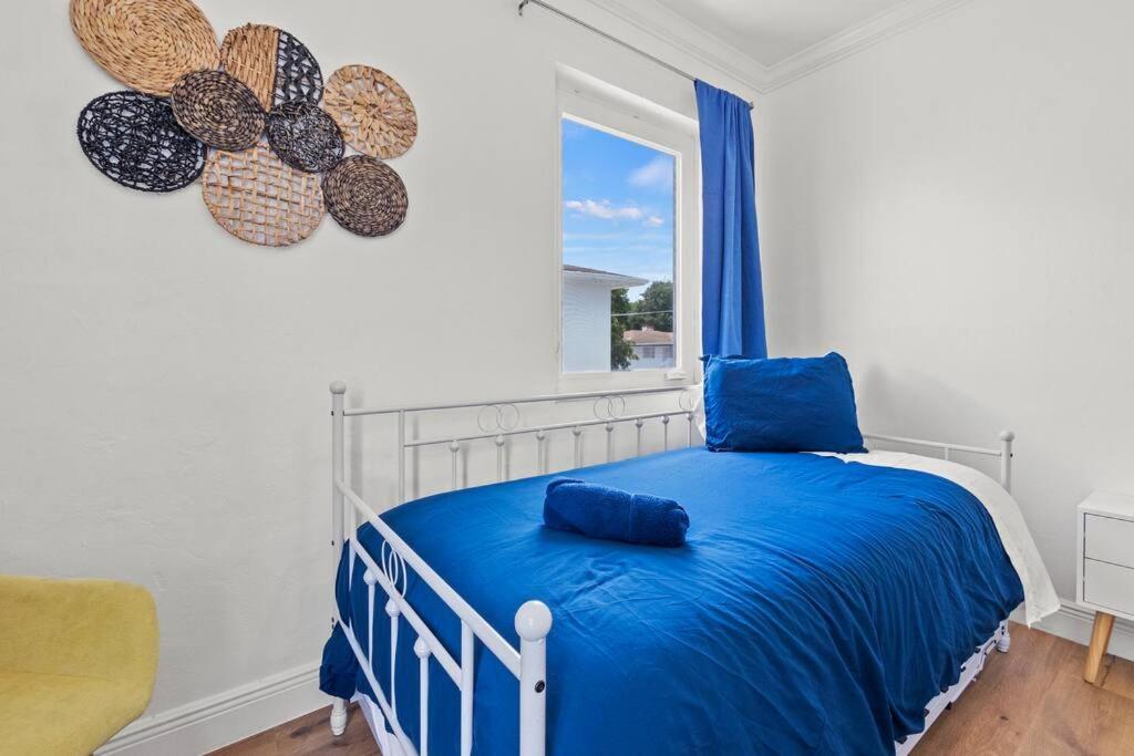 Comfy & Updated Centrally Located Minutes Away From Everything!