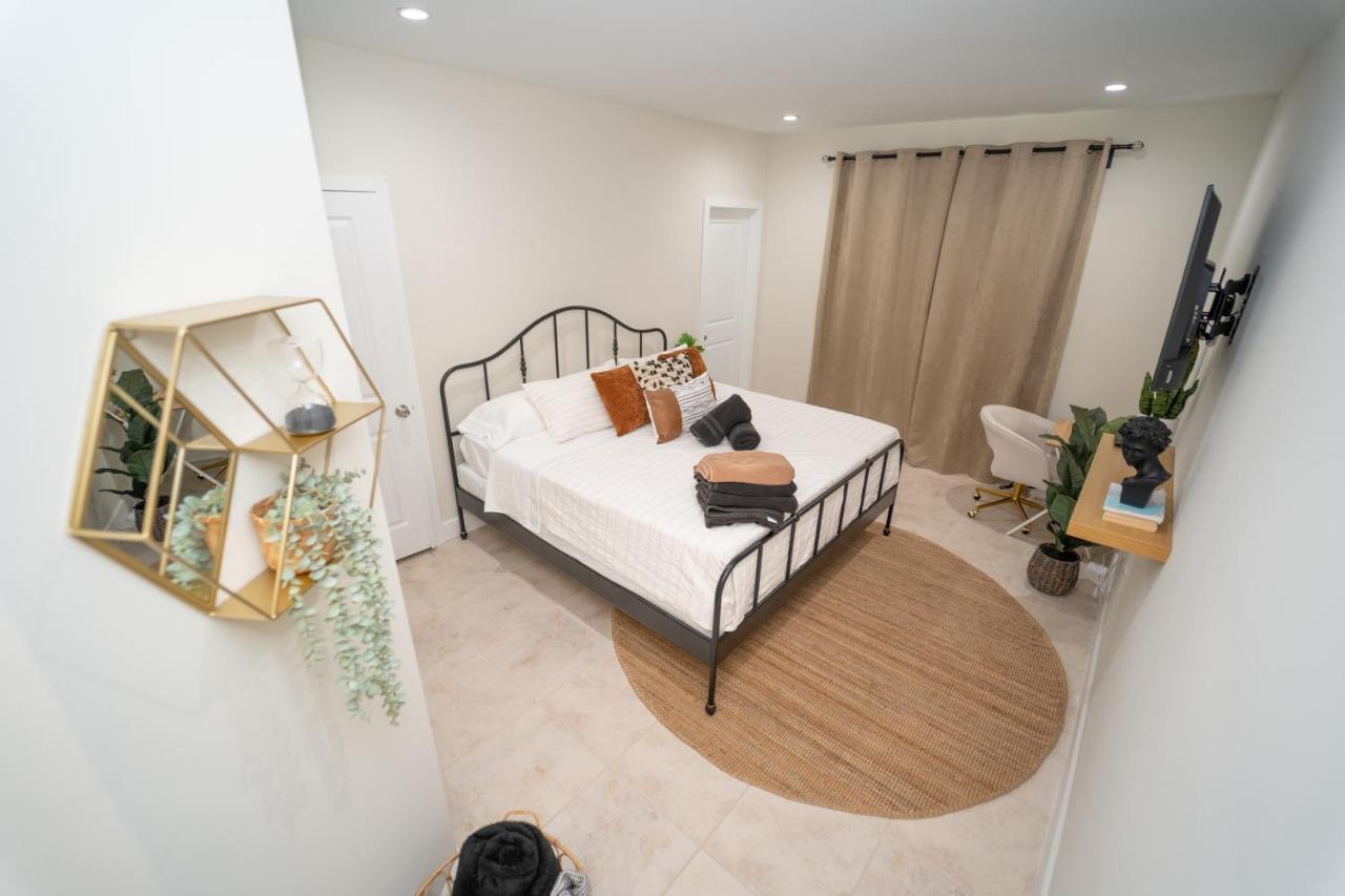 Luxury Vacation! Next To Wynwood & Design District Apartment