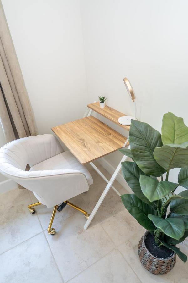 Luxury Vacation! Next To Wynwood & Design District Apartment Miami