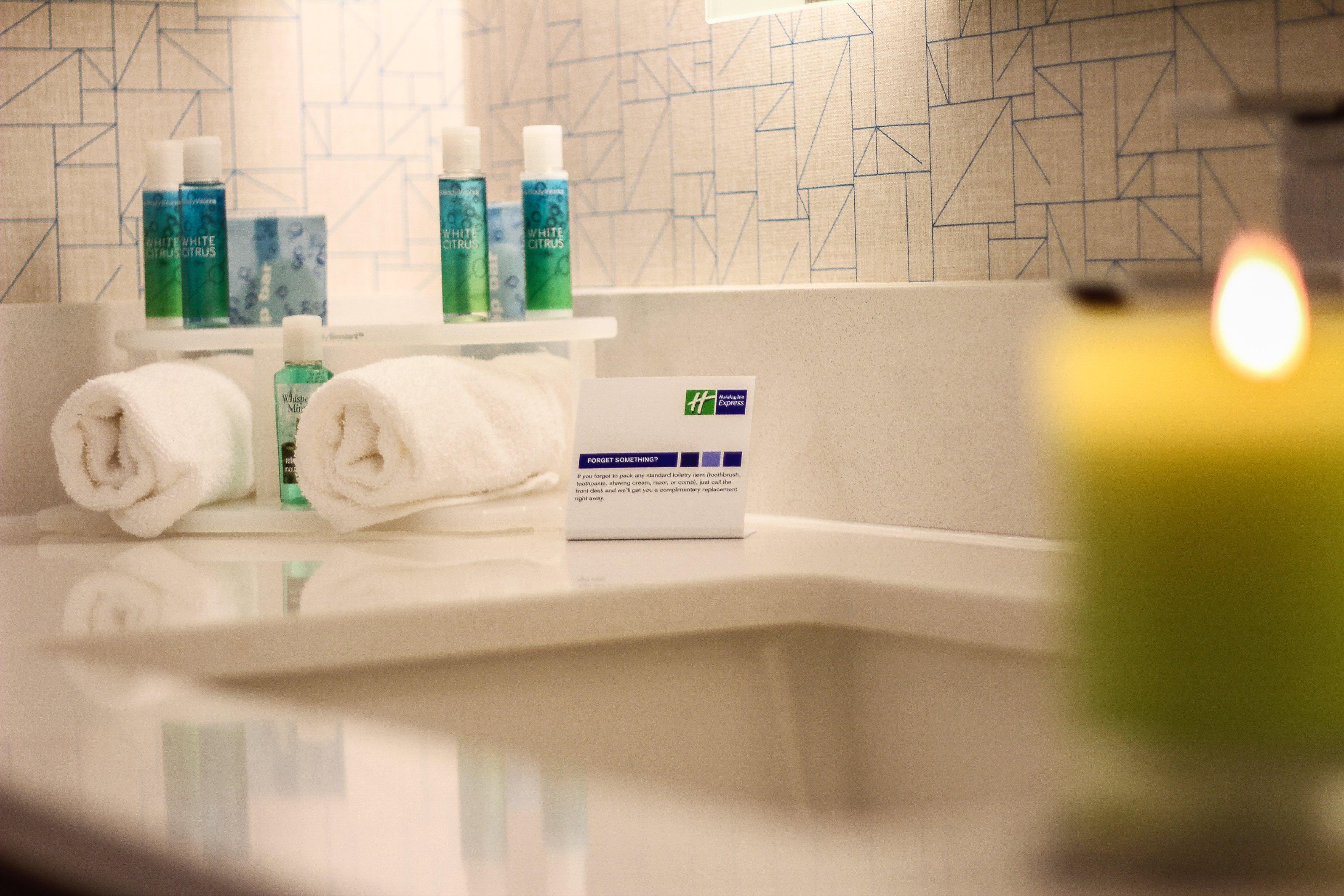 Express & Miami Airport East By Ihg Hotel 3*