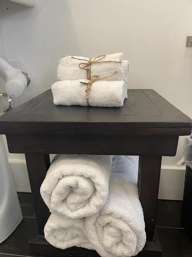 Vive Zen Queen Room