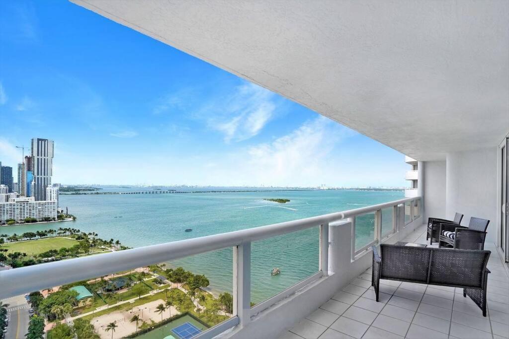Magic City! Water And Park Views! Apartment
