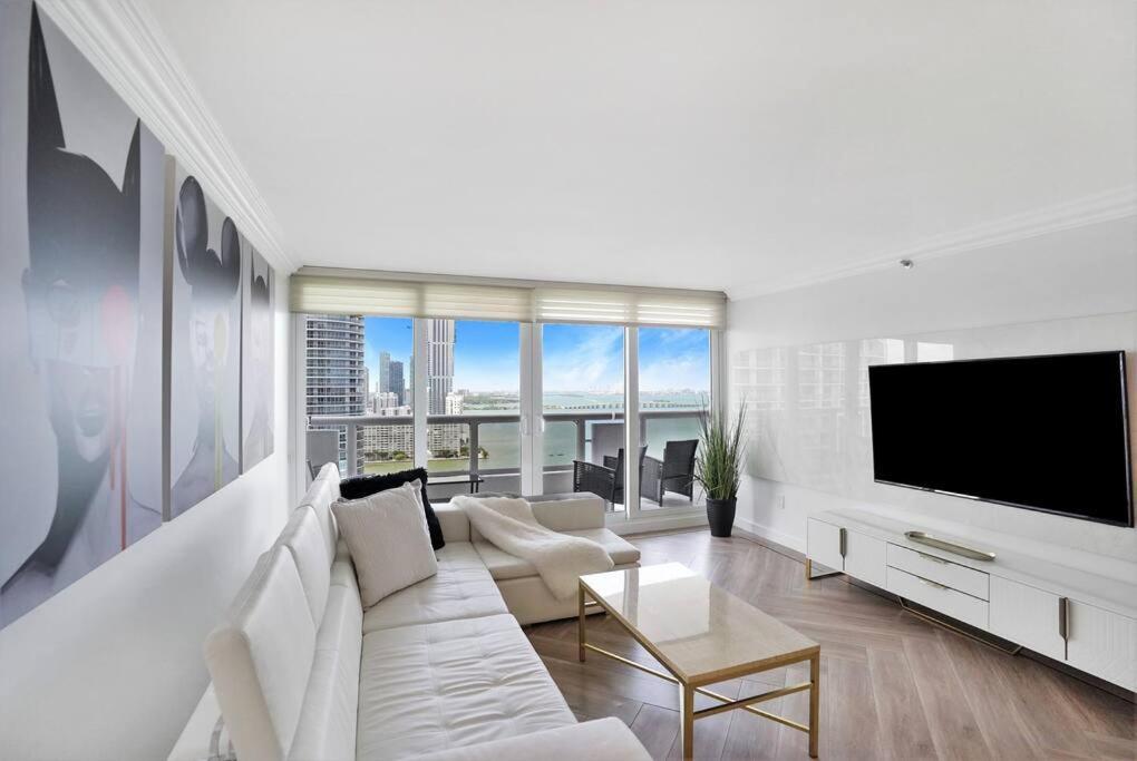 Apartment Magic City! Water And Park Views! *