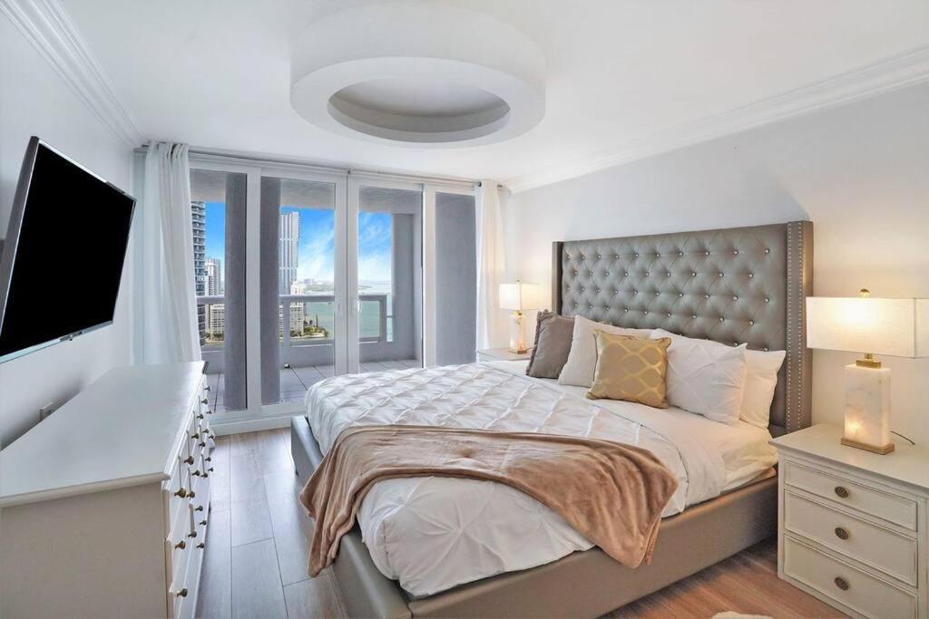 Apartment Magic City! Water And Park Views!