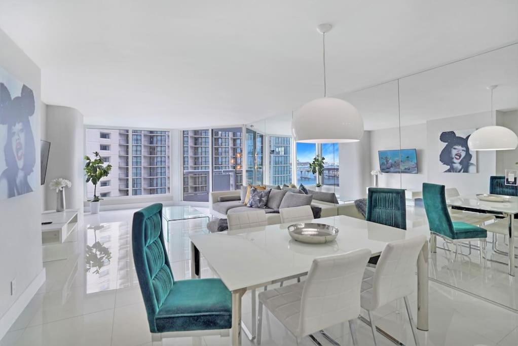 Life Is Gucci! Gorgeous Water Views Condo! Apartment *