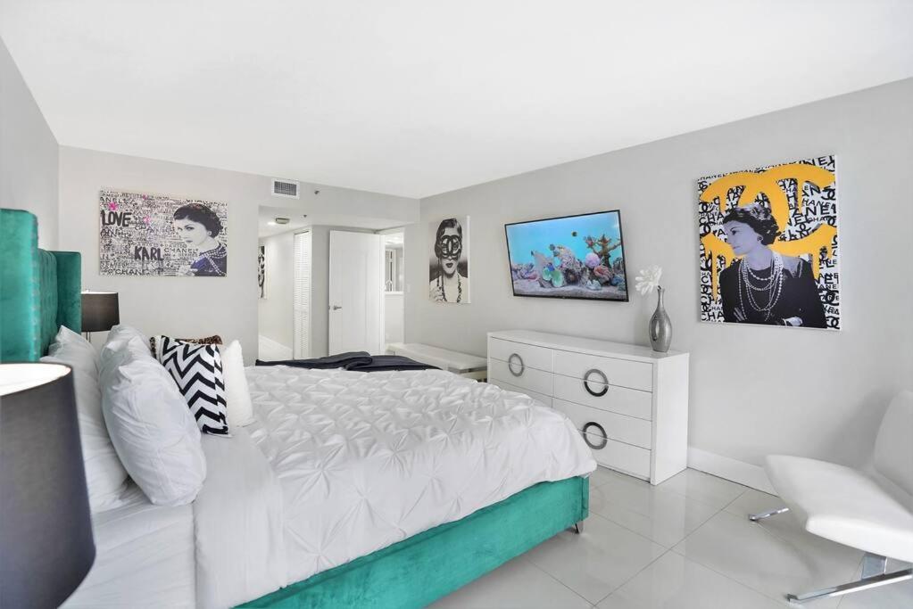 Apartment Life Is Gucci! Gorgeous Water Views Condo! Miami