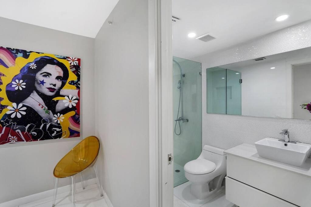 Apartment Funkin' Fabulous! Water & Views! 4br *