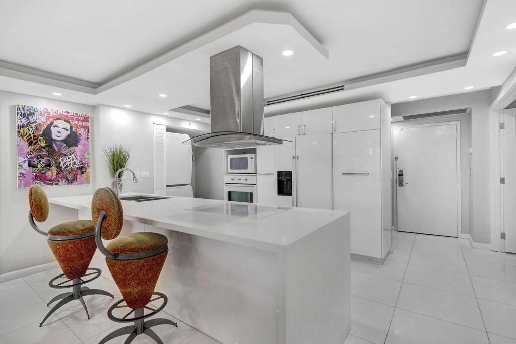 Funkin' Fabulous! Water & Views! 4br *