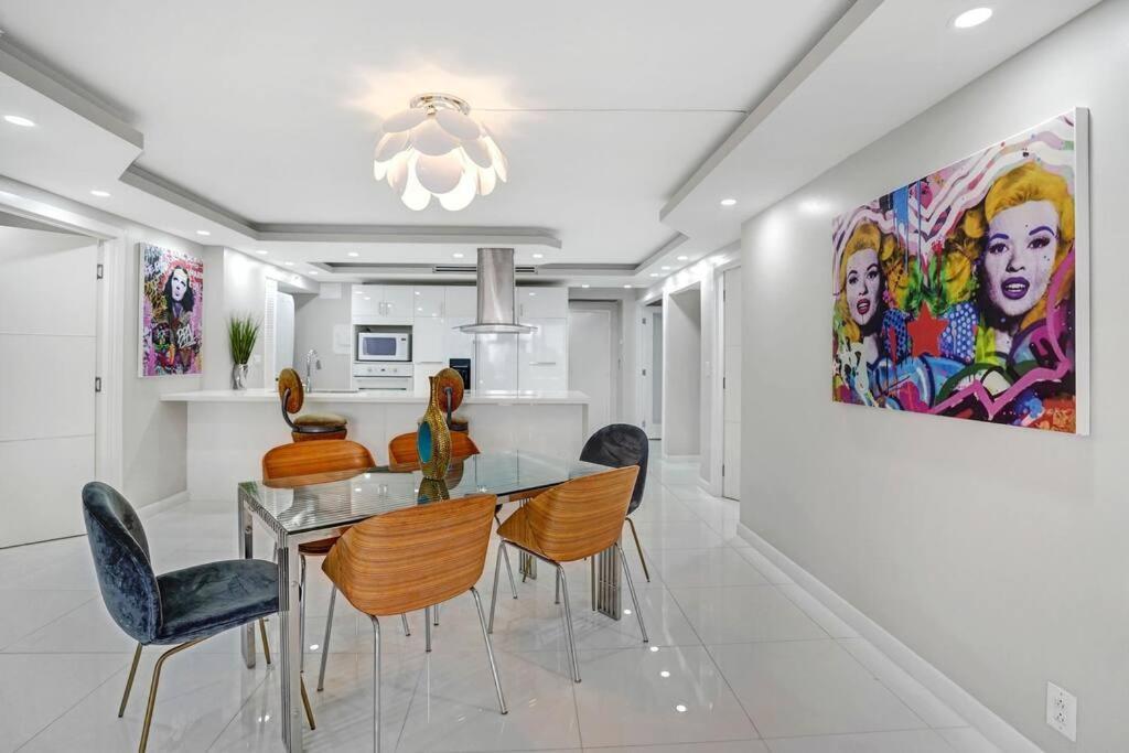 Funkin' Fabulous! Water & Views! 4br