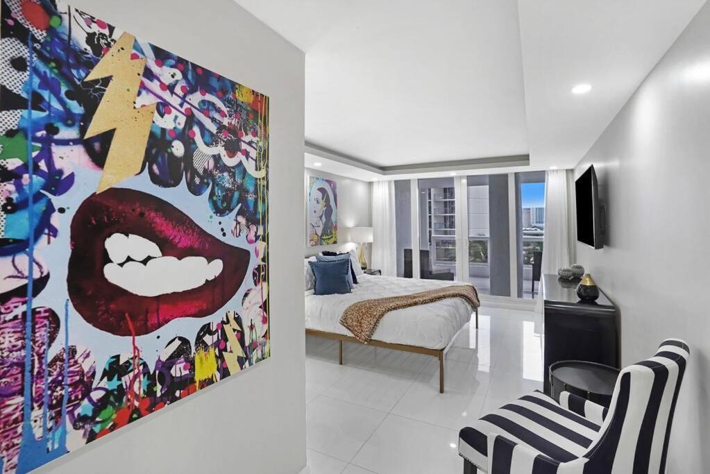 Apartment Funkin' Fabulous! Water & Views! 4br