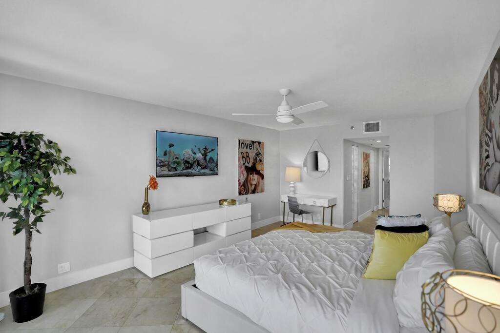 Apartment Euphoria - Skyline & Water Views *