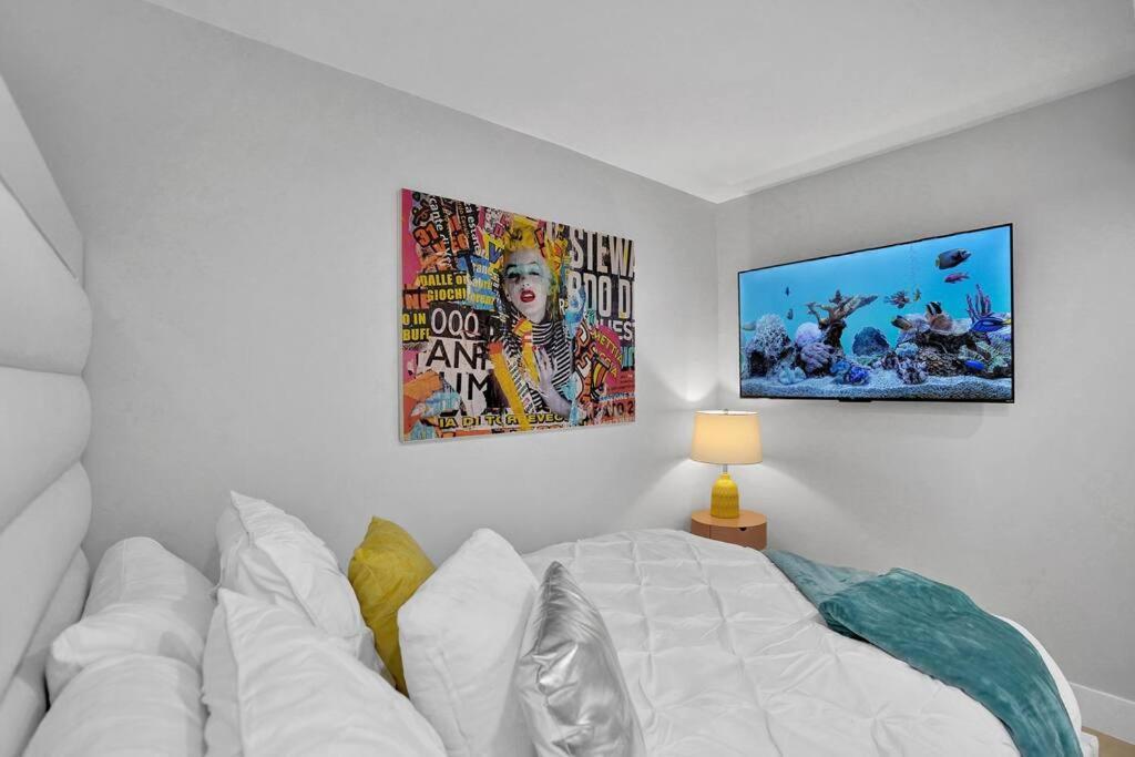 Apartment Euphoria - Skyline & Water Views