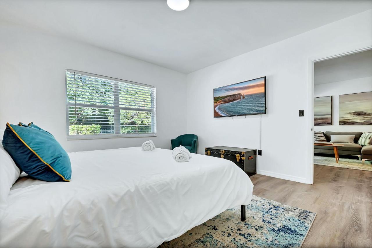 Casa Linda Gated 3 Bed 2 Bath By The River 1810