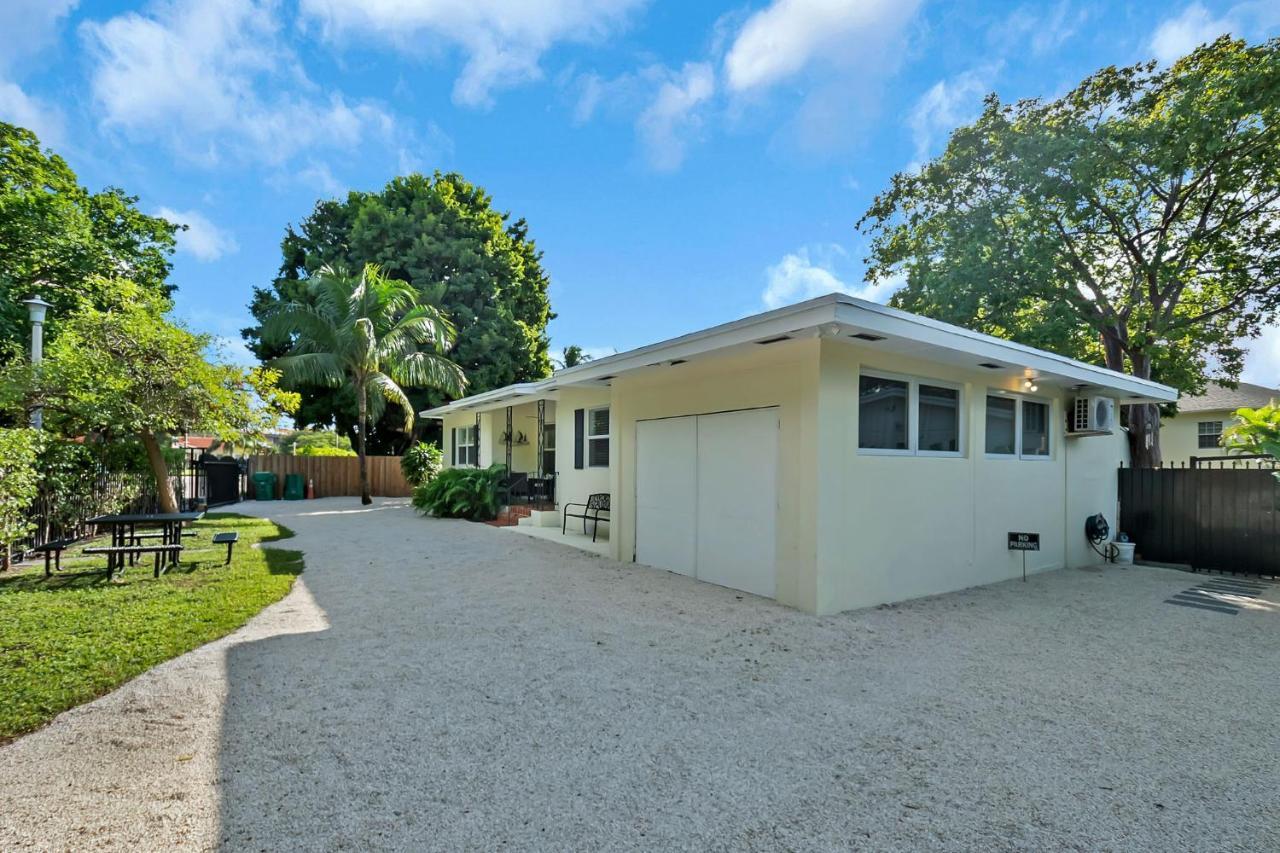 Casa Linda Gated 3 Bed 2 Bath By The River 1810