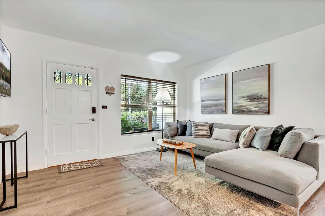 Villa Casa Linda Gated 3 Bed 2 Bath By The River 1810 Miami