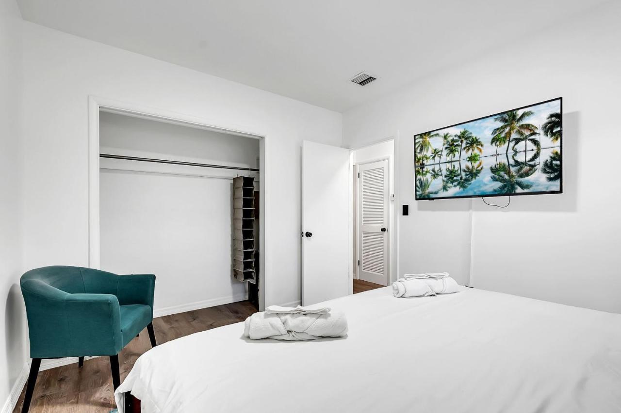 Casa Linda Gated 3 Bed 2 Bath By The River 1810 * Miami